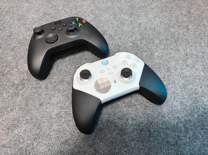 Xbox Elite 无线控制器 2代：可调拨片与摇杆阻尼深度体验