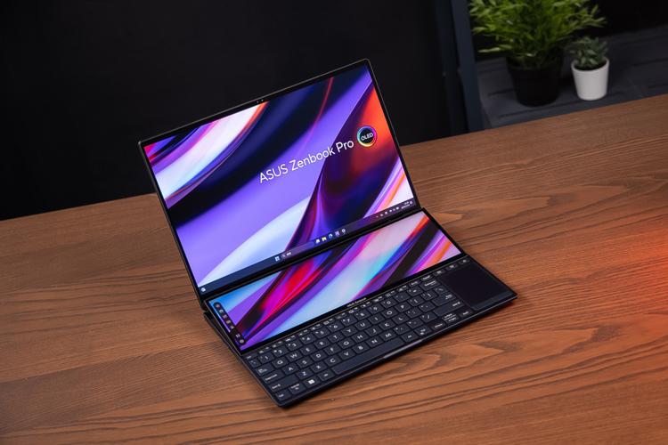 华硕灵耀 X 双屏 Pro 2025 副屏实用性：实际利用率不足 10%？