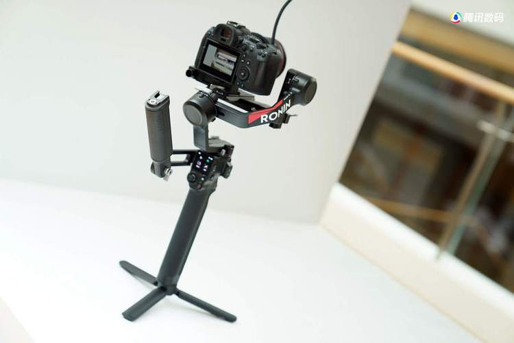 大疆DJI RS 4 Pro稳定器操控体验评测