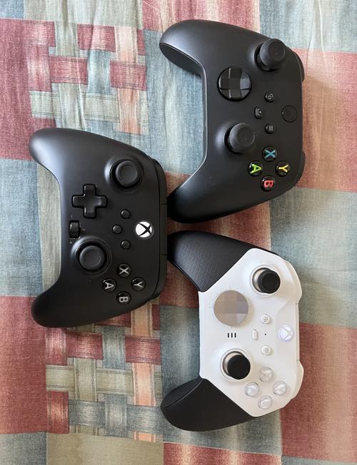 微软 Xbox Series X 手柄延迟：实测比 PS5 手柄高 15ms？