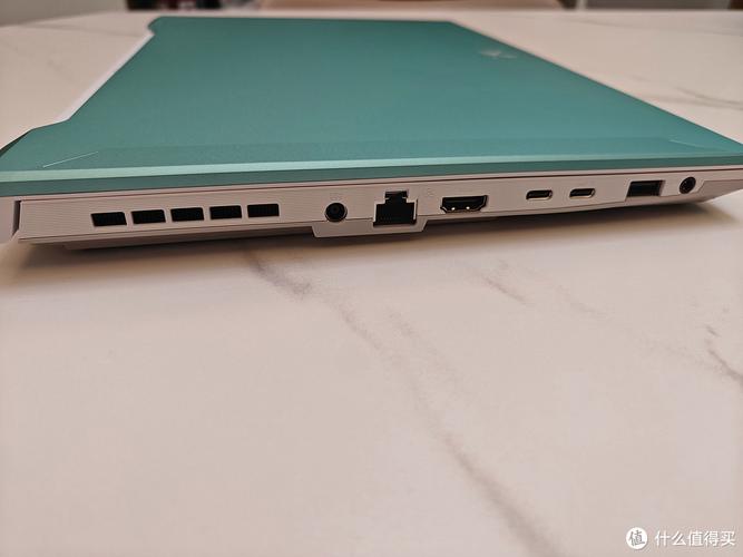 华硕天选 5 Pro 锐龙版屏幕素质：色域覆盖竟虚标 15%？