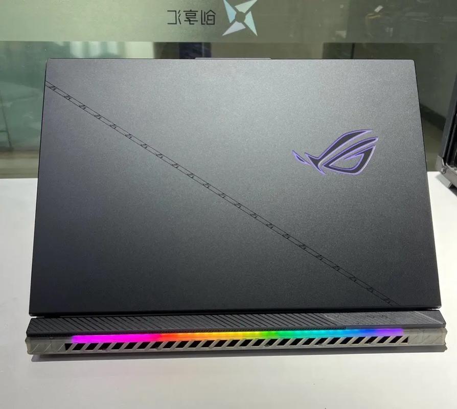 ROG 枪神 7 Plus 超竞版：超频版i9+RTX 4090，性能天花板？