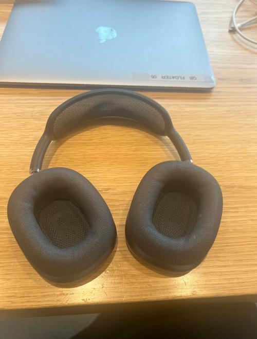苹果 AirPods Max 值不值得买？音质与设计深入剖析
