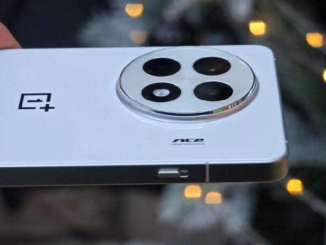 一加 Ace 5 Pro 陶瓷特别版:1TB 存储实际可用空间仅 910GB?