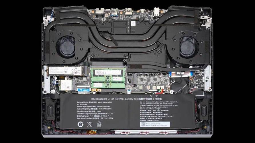 机械革命蛟龙 16 Pro：锐龙 9 7940HX + 液金散热实测