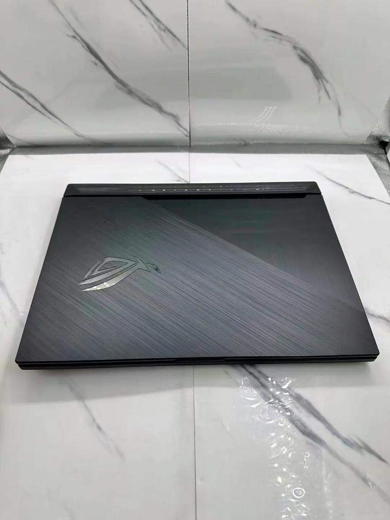 联想拯救者 VS 华硕 ROG：同配置游戏本温差 15℃？