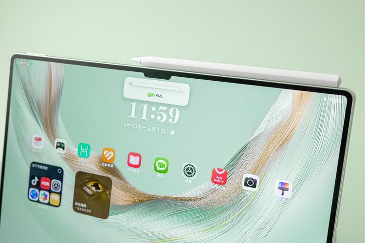 华为 MatePad Pro 12.6：鸿蒙多屏协同生产力实测