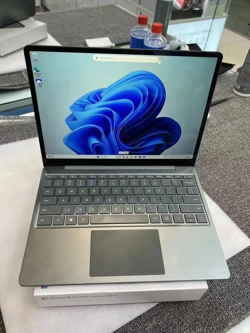 微软 Surface Neo 2 曝光：双屏交互拯救生产力？