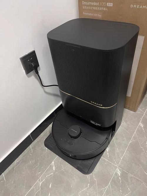 追觅 X30 Pro 扫地机器人：自动集尘 + 拖布自清洁实测