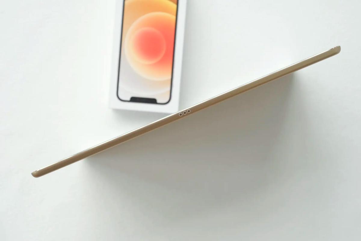 苹果 iPad Pro 12.9 2025 款：专业平板的性能是否更上一层楼？