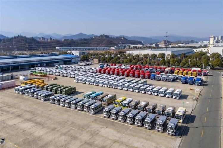 氢燃料电池重卡：续航超 1000 公里，货运行业零排放转型加速​