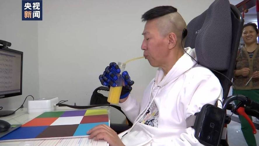 脑机接口治疗渐冻症：患者靠意念控制电脑，实现无障碍沟通​